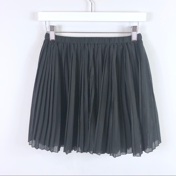 BCBG Generation Black Chiffon Pleated Mini Skirt - Picture 5 of 6